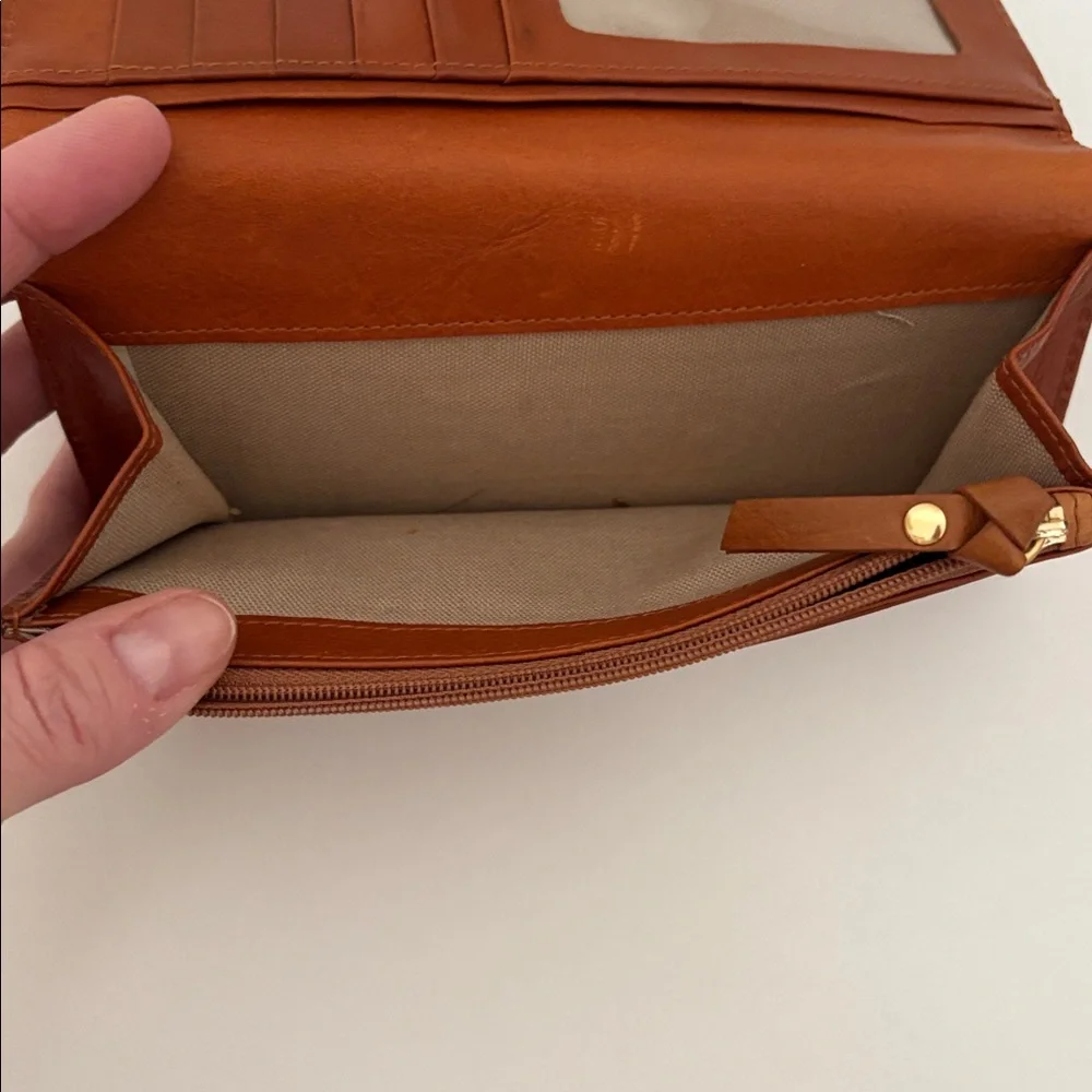 Michael Kors Tan Wallet with‎ Gold Details